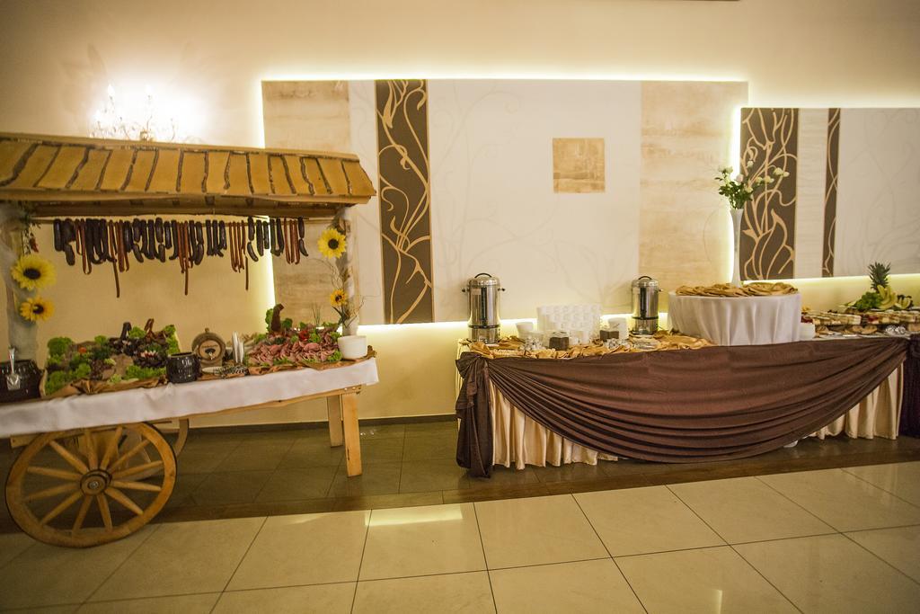 Hotel Diament - Zajazd U Przemka ซเกียร์ซ ภายนอก รูปภาพ